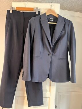 Tailored Navy Women's Suit Blazer & Pants from Rw&Co - Size 2